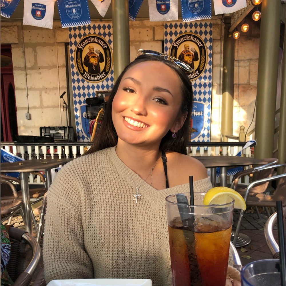 Meet your Posher, Mia